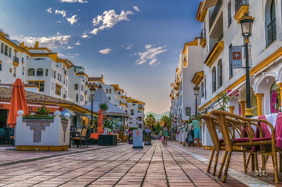 File:Street in Puerto Banos, Marbella (Spain) - panoramio.jpg