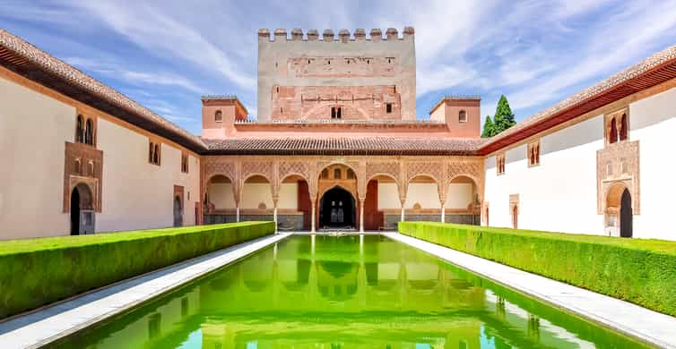 Alhambra, Nasrid Palaces and Generalife: Guided Tour