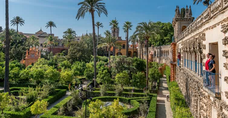 Seville: Alcázar Guided Tour with Priority Entrance