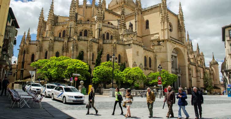 From Madrid: Avila with Walls & Segovia Full-Day Tour