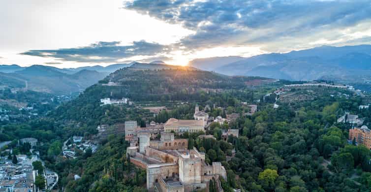 Skip the Line: Alhambra & Generalife Guided Tour