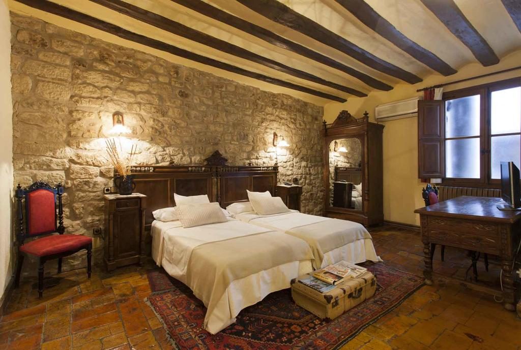 unique-bedroom-in-spain