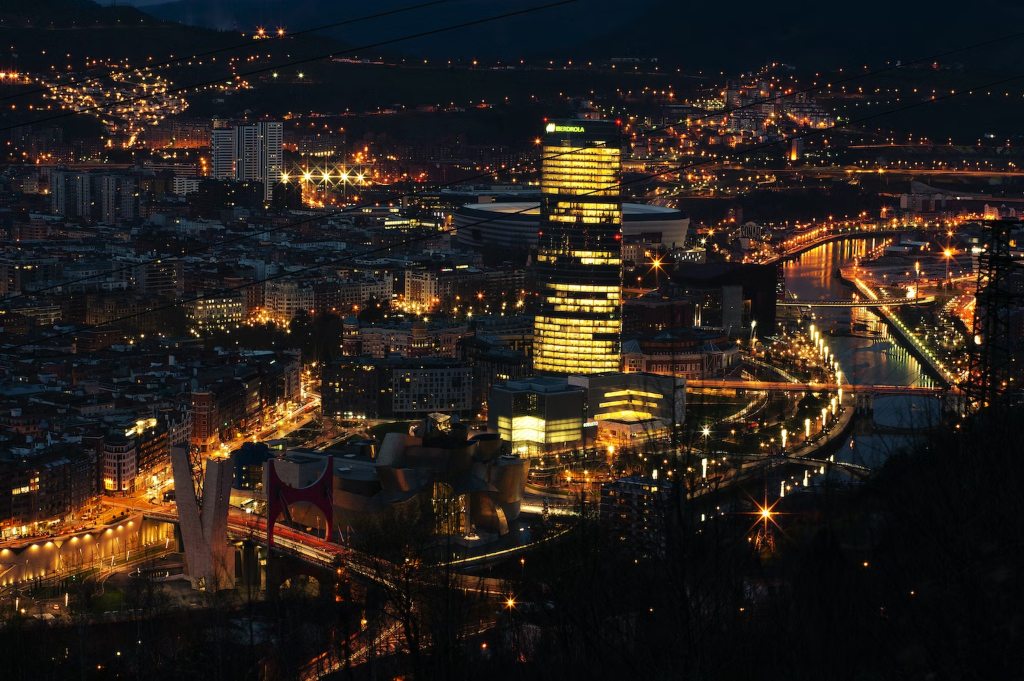 Image-of-Bilbao-at-night