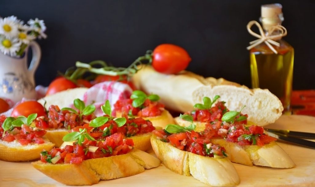 Bruschetta bread with tomato