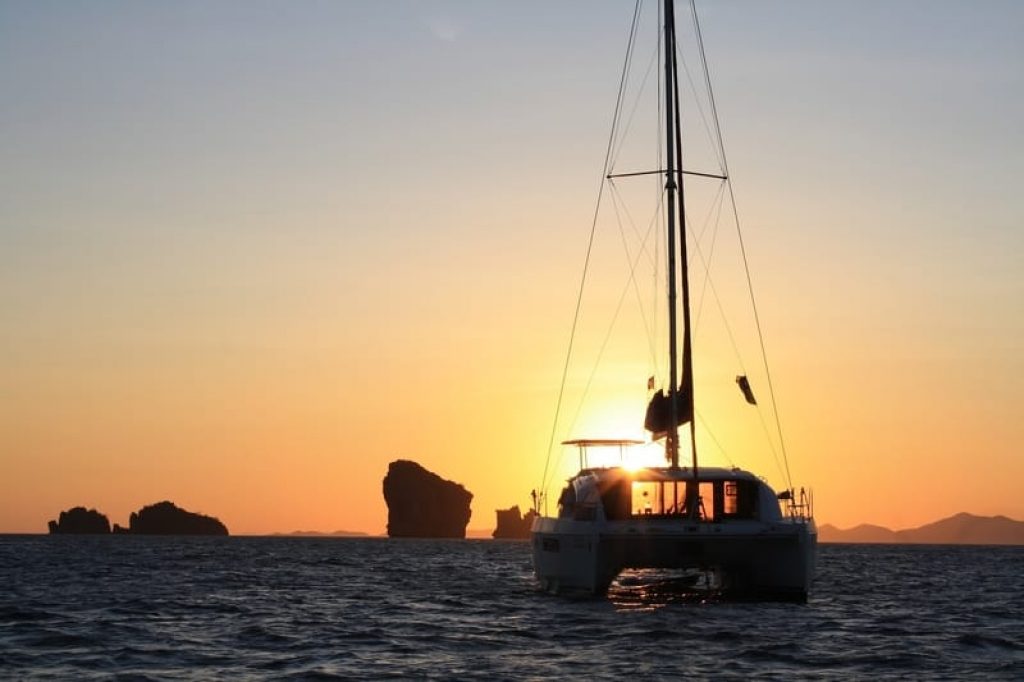 Catamaran-sunset-cruise