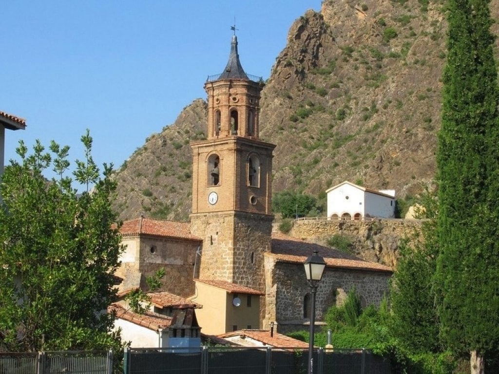 Church-building-spanish-culture.jpg