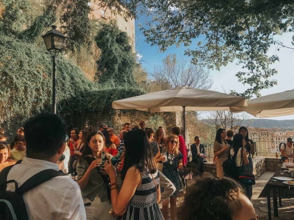 party-crowd-in-the-evening