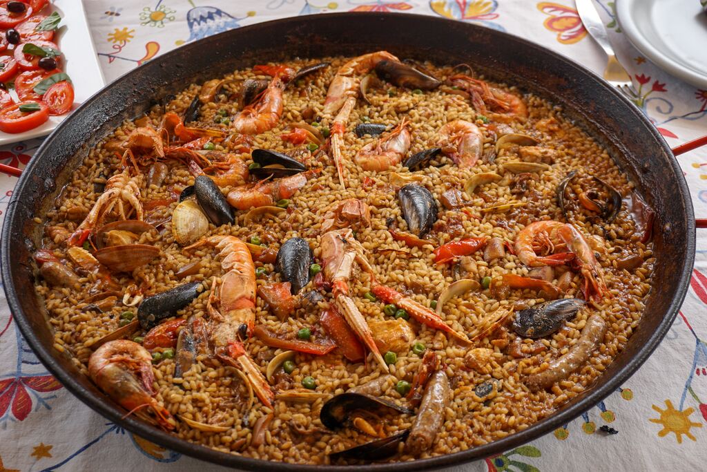 delicious-paella-meal
