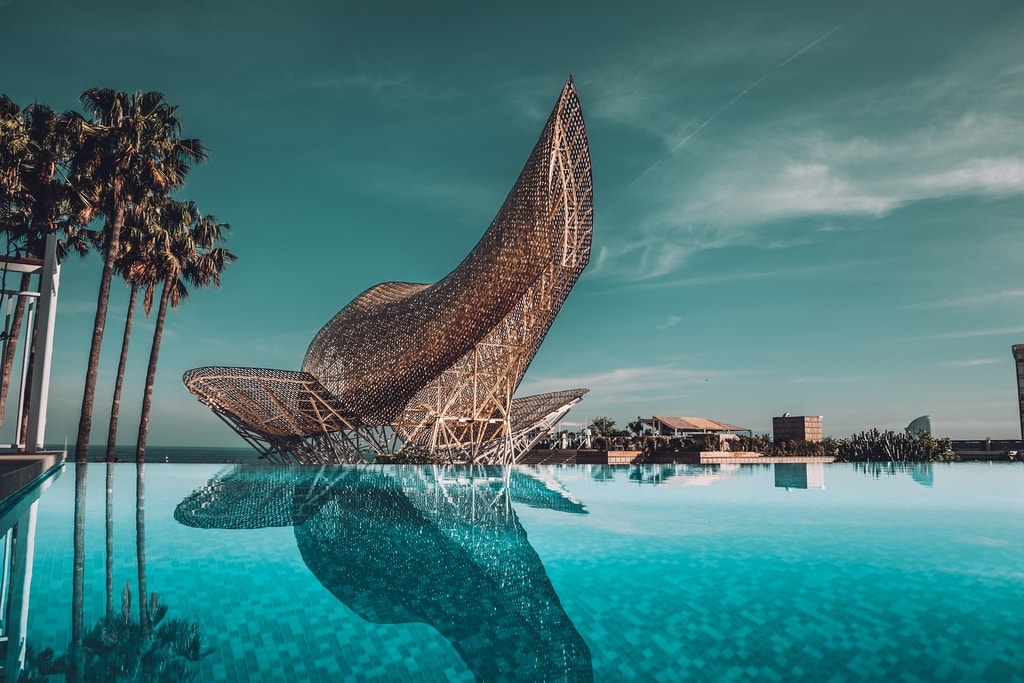 Hotel Arts Barcelona fish statue