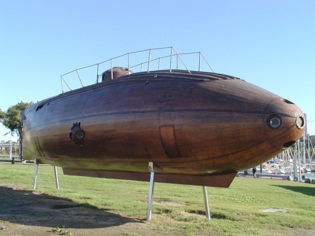 wooden-submarine