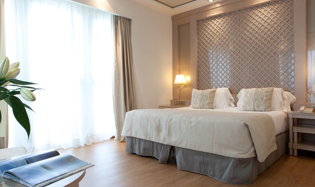 Las Arenas Balneario Resort bedroom