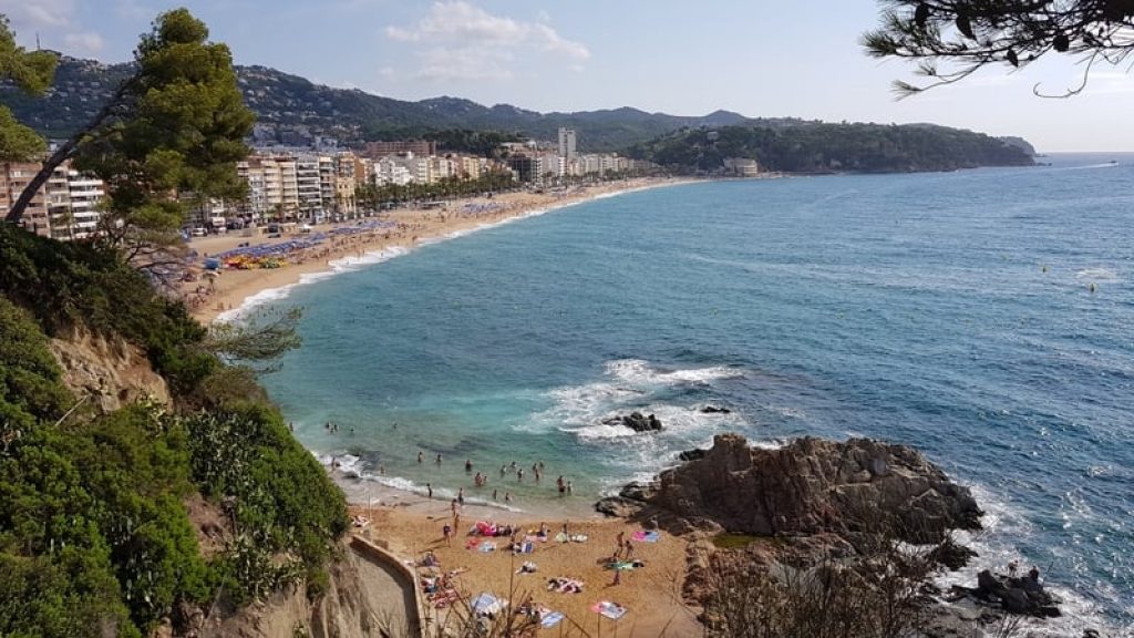 Beach-in-Lloret-de-Mar-Costa-Brava