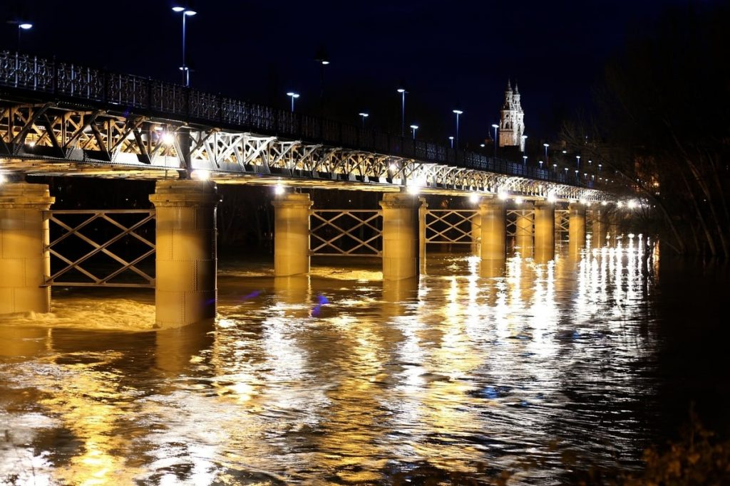 logrono bridge over the ebro river la riojaspain