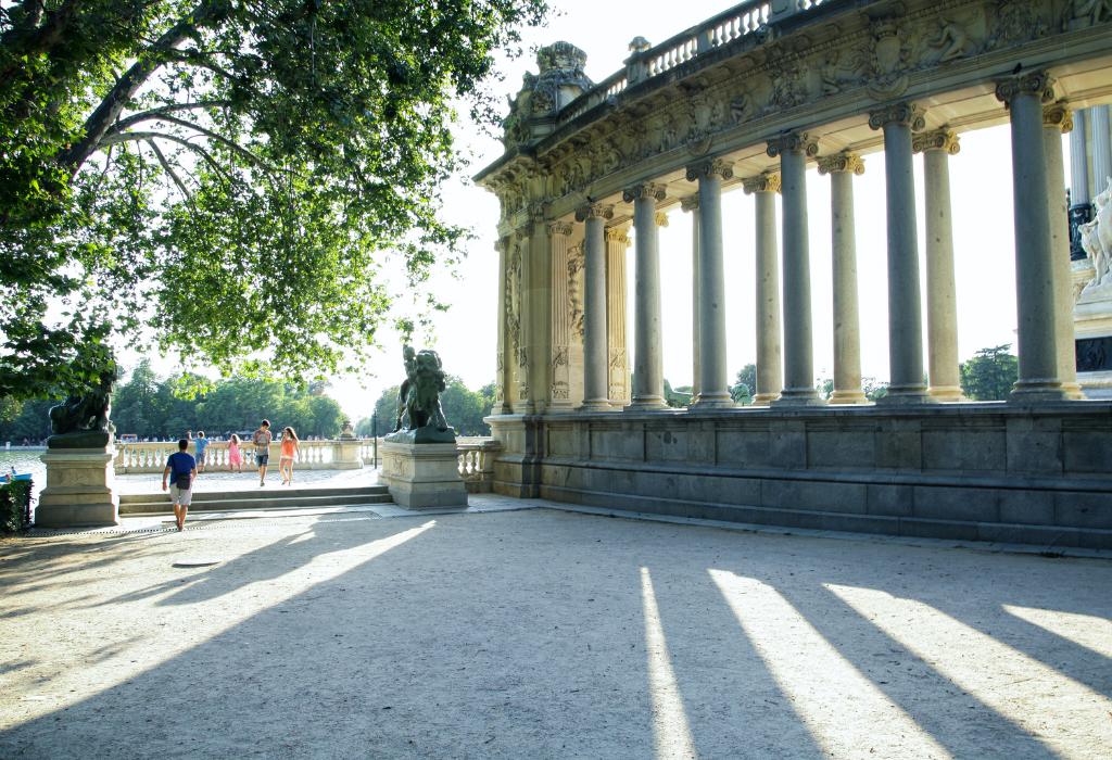 Madrid city center by the lake