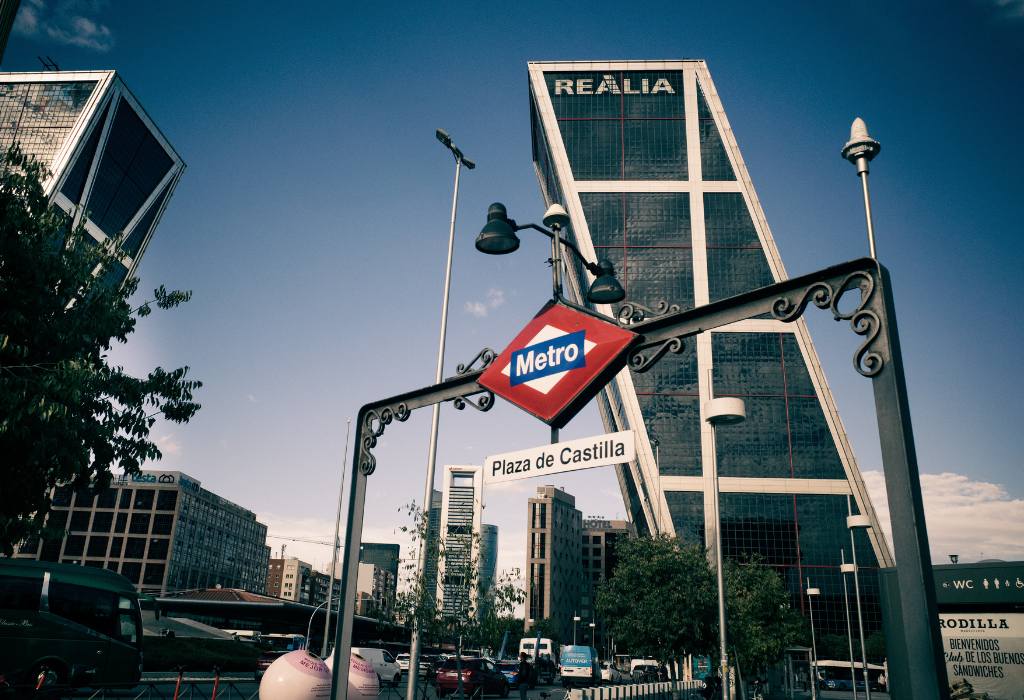 Metro sign and entrance in Spain.