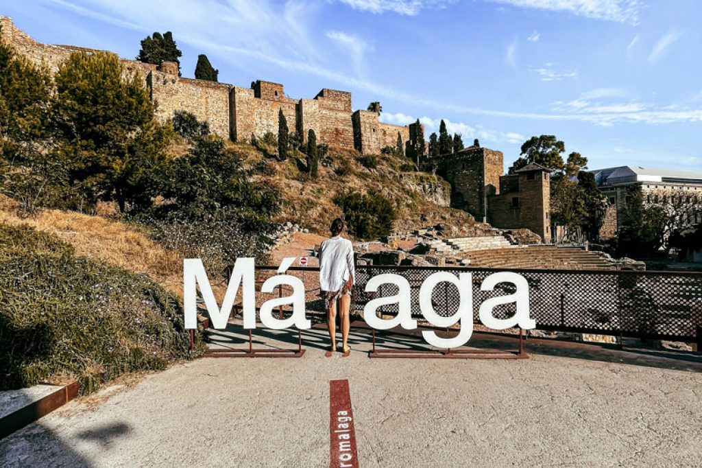 Welcome to Malaga sign