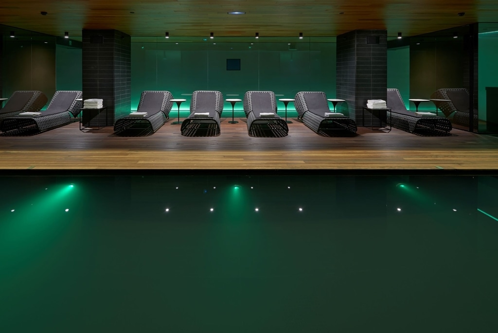 Mandarin Oriental Barcelona Spa pool with lounge area