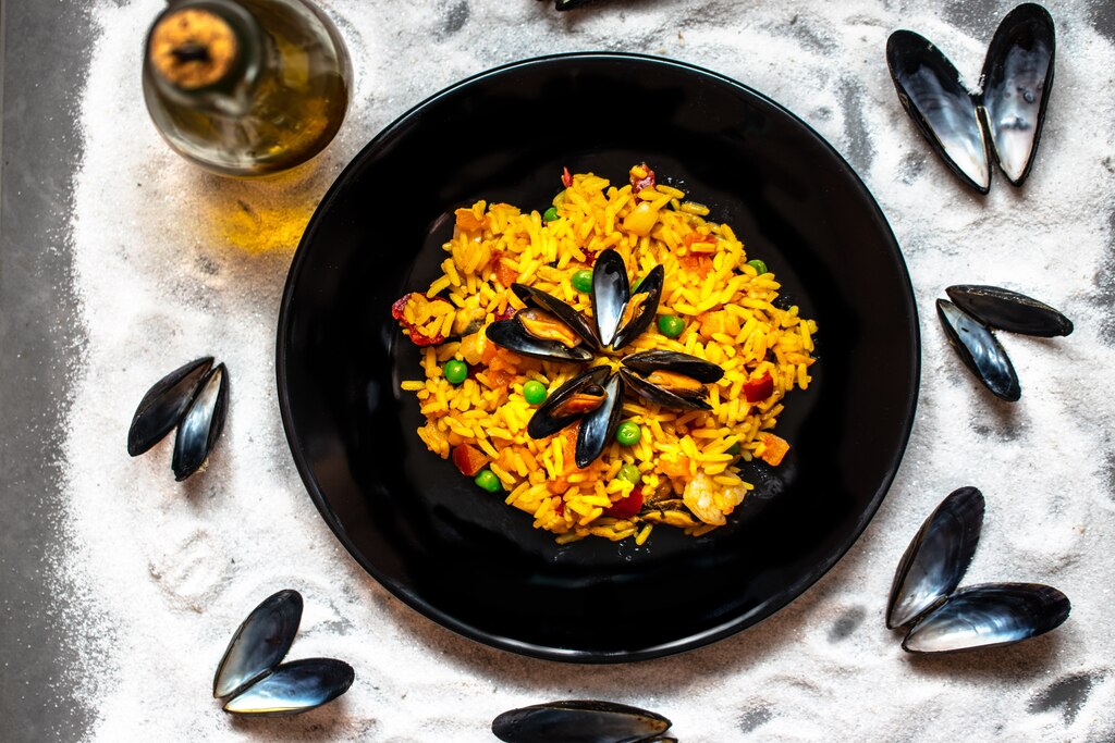 paella-with-mussels