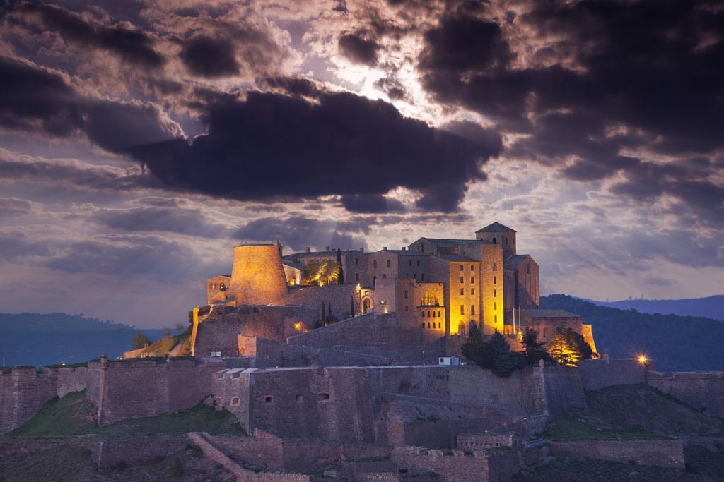 Parador de Cardona in the evening