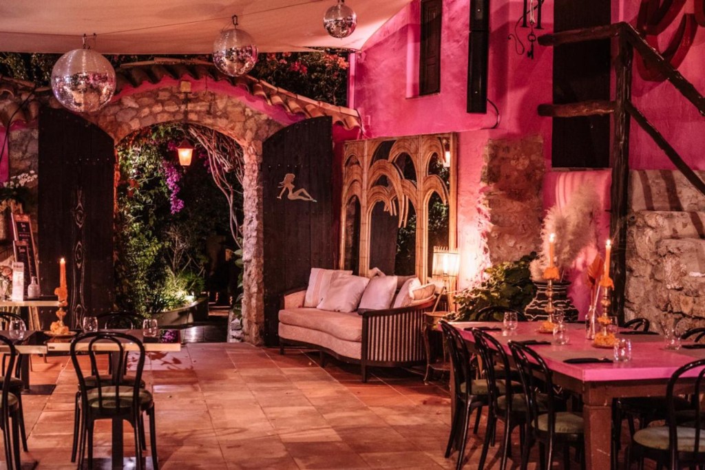 Pikes Ibiza Beach Hotel