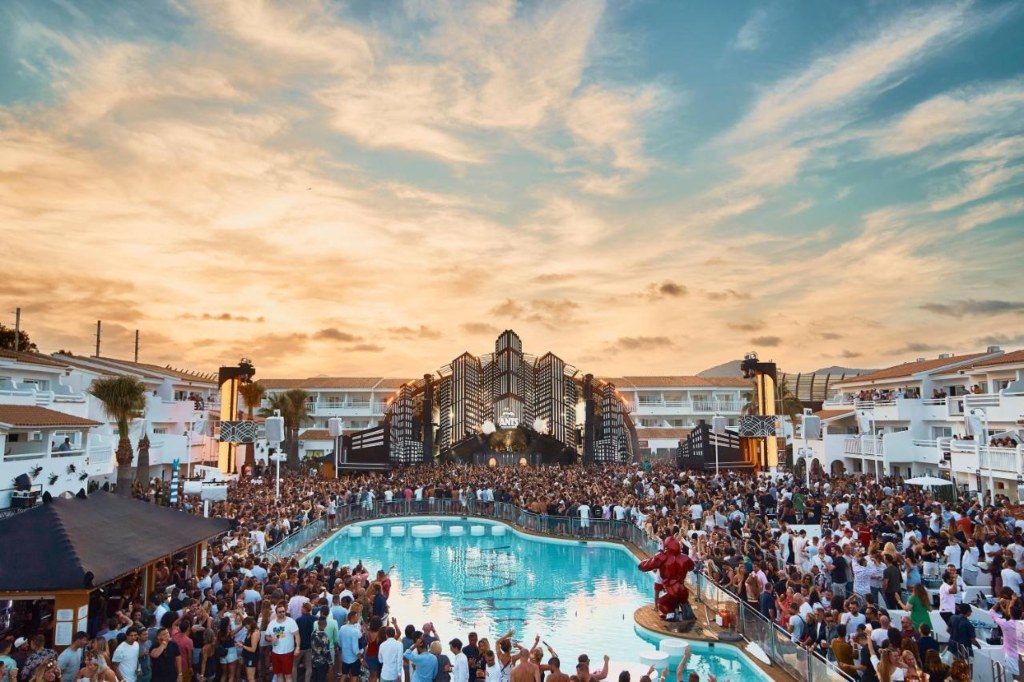 Ushuaia Ibiza Beach Hotel party