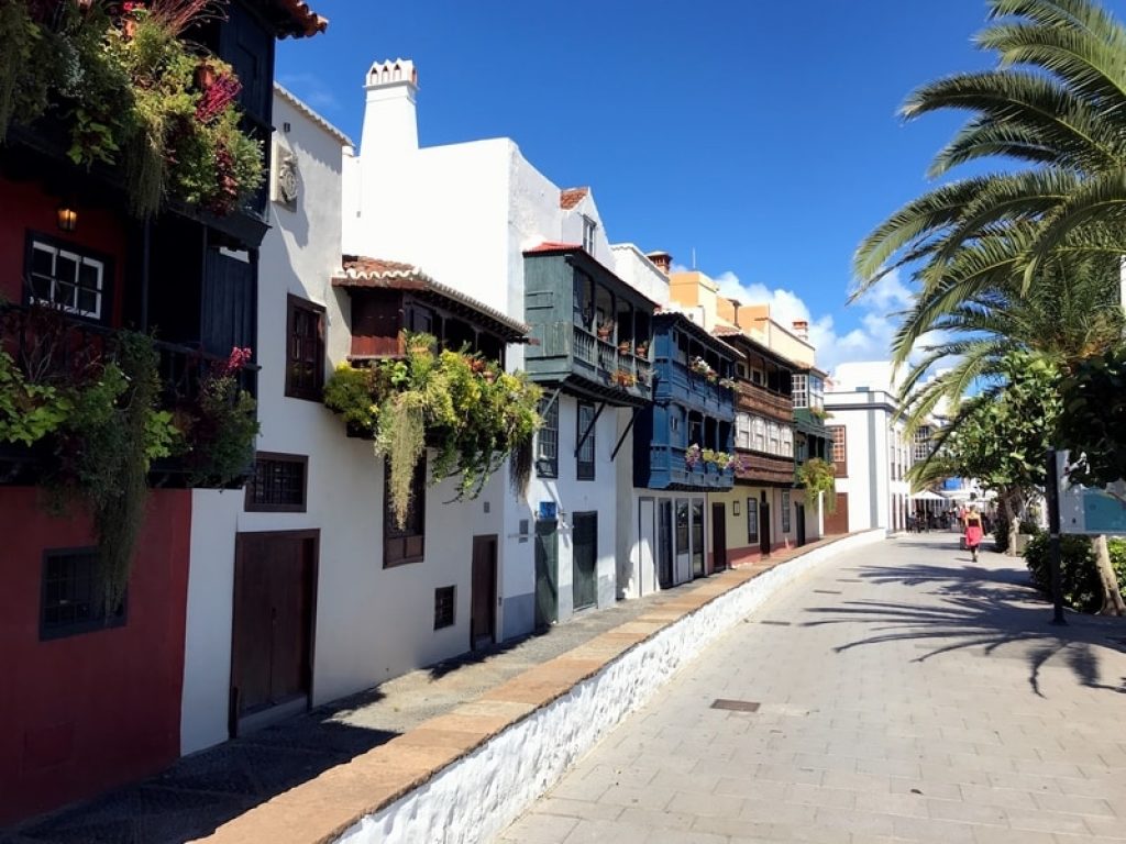 santa-cruz-de-tenerife-buildings