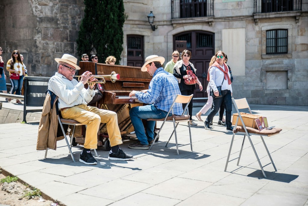 Street performers in Barcelona in February