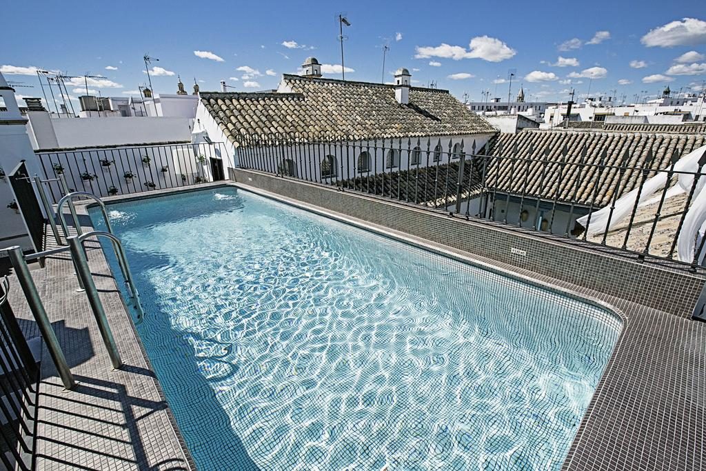 rooftop-swimming-pool-in-spain