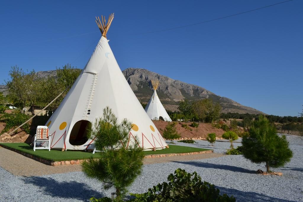 unique-accommodation-teepee-in-spain