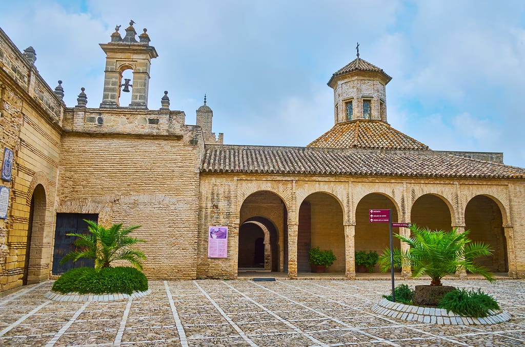 the-mosque-at-alcazar-jerez-de-la-frontera-in-spain