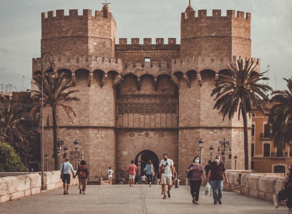 Tourists at the Torres de Serranos castle