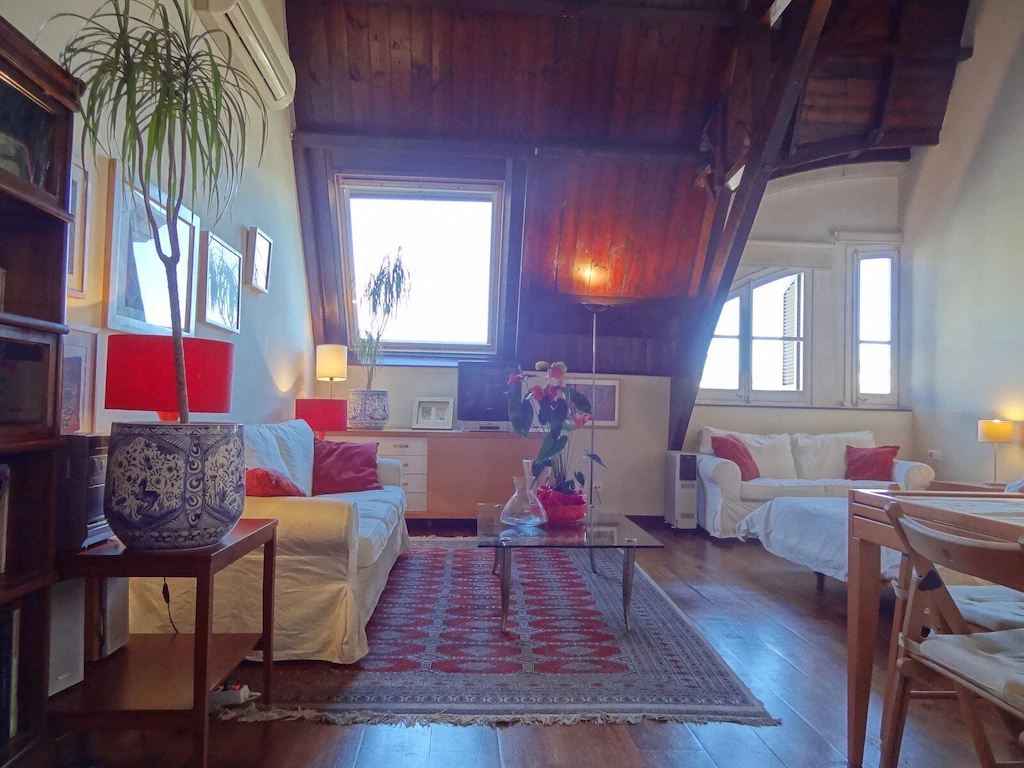 cozy-apartment-on-Plaza-Catalunya